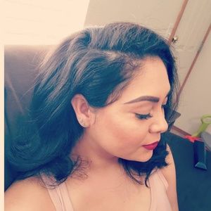 Meet your Posher, Perla